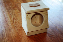 Load image into Gallery viewer, Guinea pig hay feeder