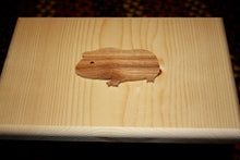 Load image into Gallery viewer, Guinea Pig Hay Feeder