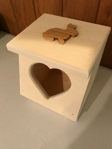 Heart Shaped Rabbit Hay Feeder mini