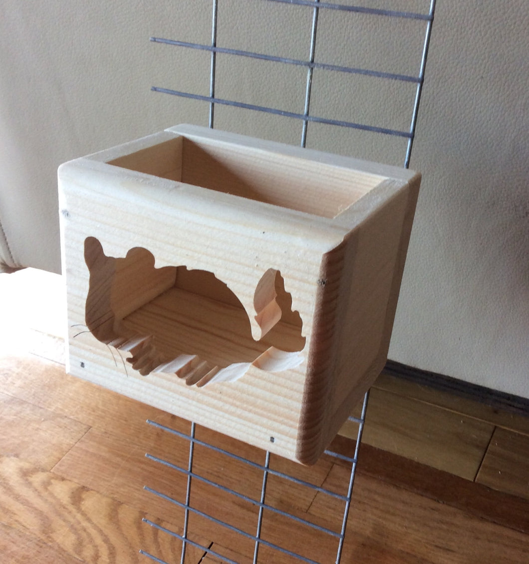 Chinchilla hay feeder with chinchilla cutout