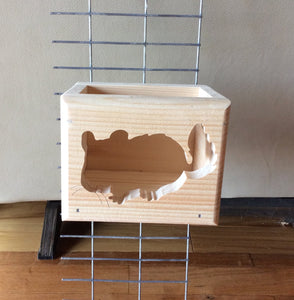 chinchilla hay feeder